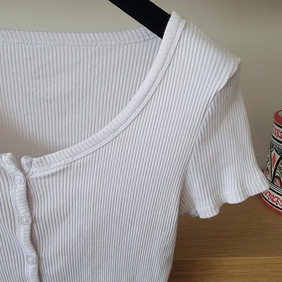 White Ribbed Button-Up Top - Picture 2 of 7